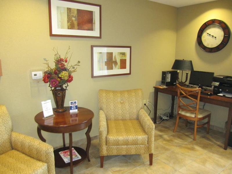 Hotel Candlewood Elmira By Ihg 2*
